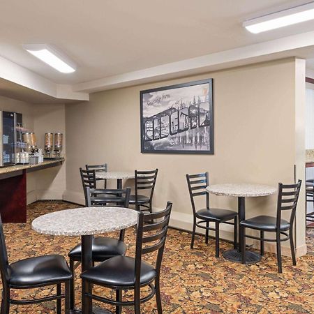 Super 8 By Wyndham Sherwood Park/Edmonton Area מראה חיצוני תמונה
