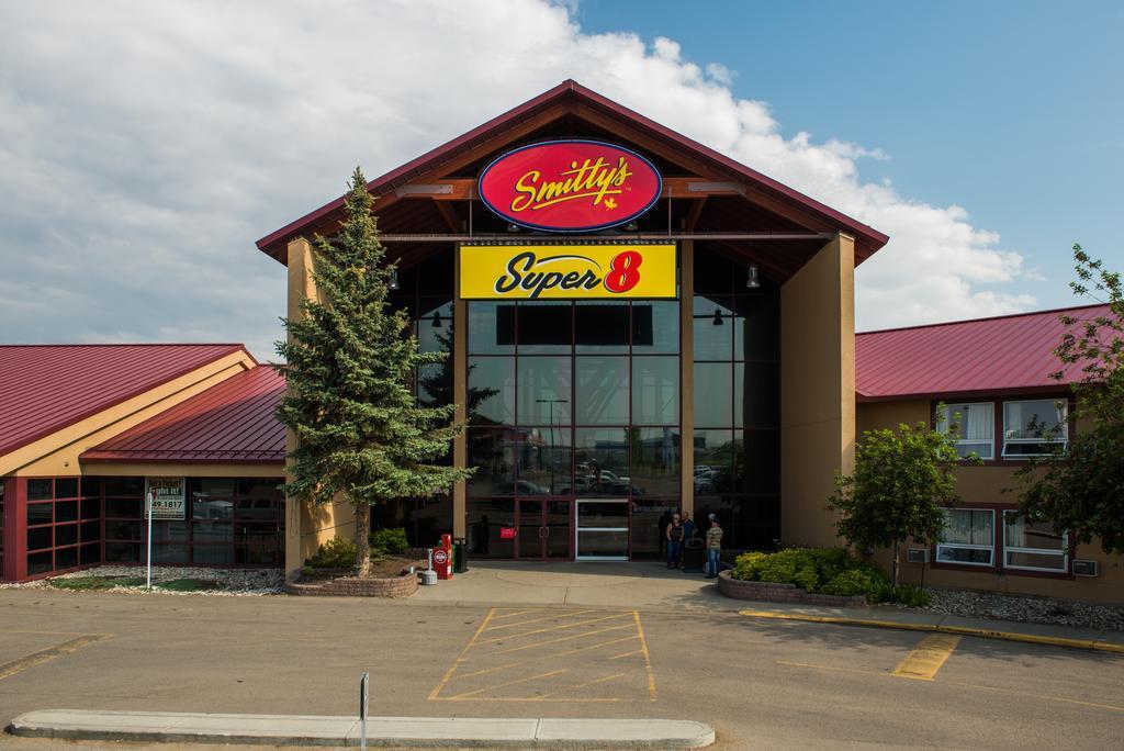 Super 8 By Wyndham Sherwood Park/Edmonton Area מראה חיצוני תמונה