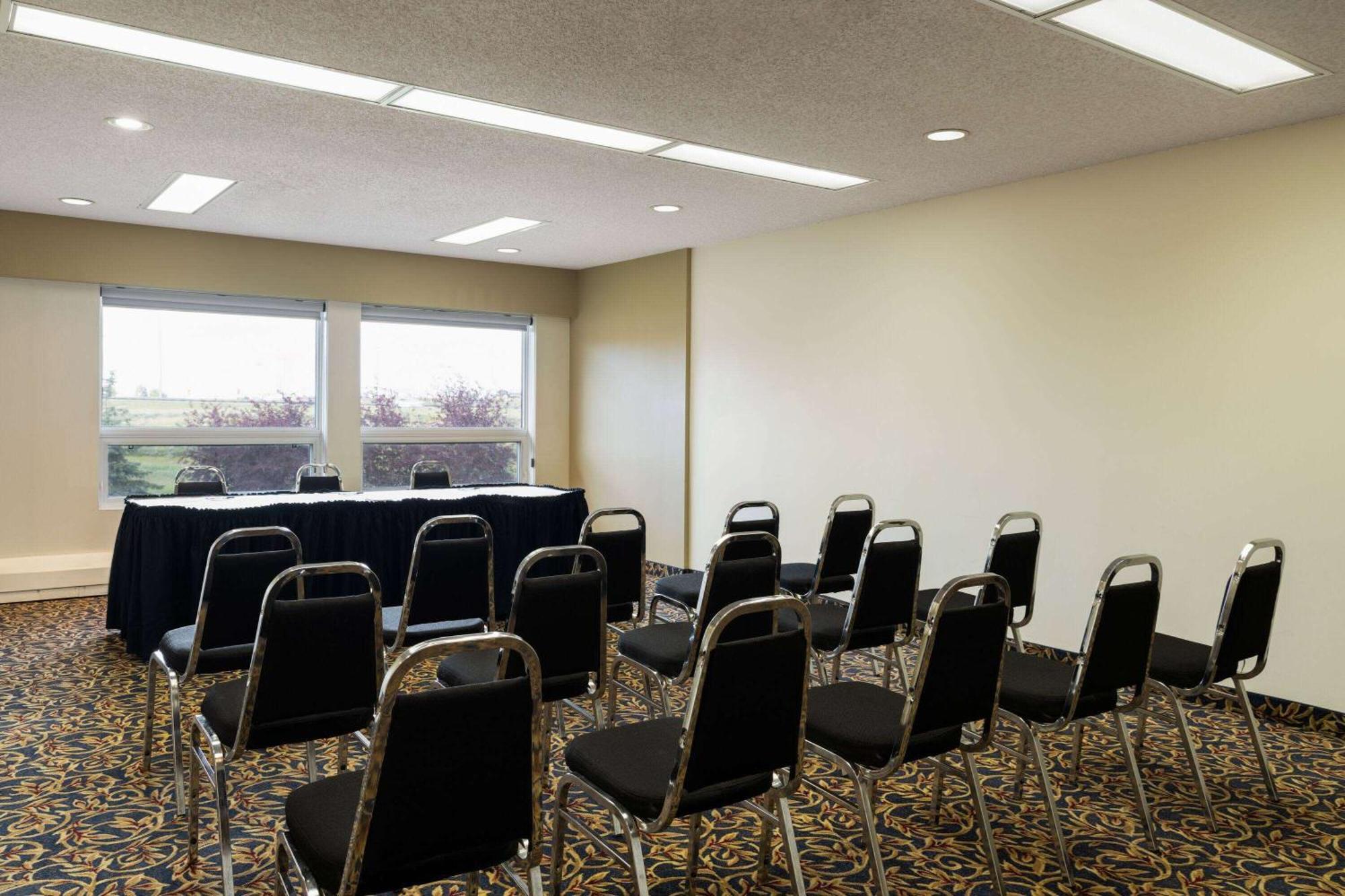 Super 8 By Wyndham Sherwood Park/Edmonton Area מראה חיצוני תמונה