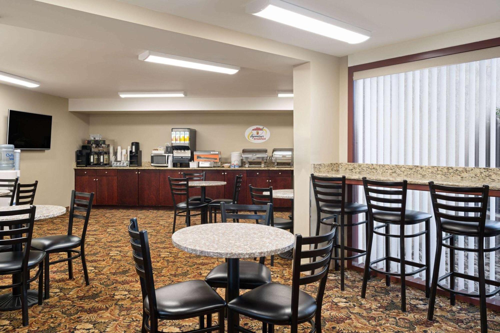 Super 8 By Wyndham Sherwood Park/Edmonton Area מראה חיצוני תמונה