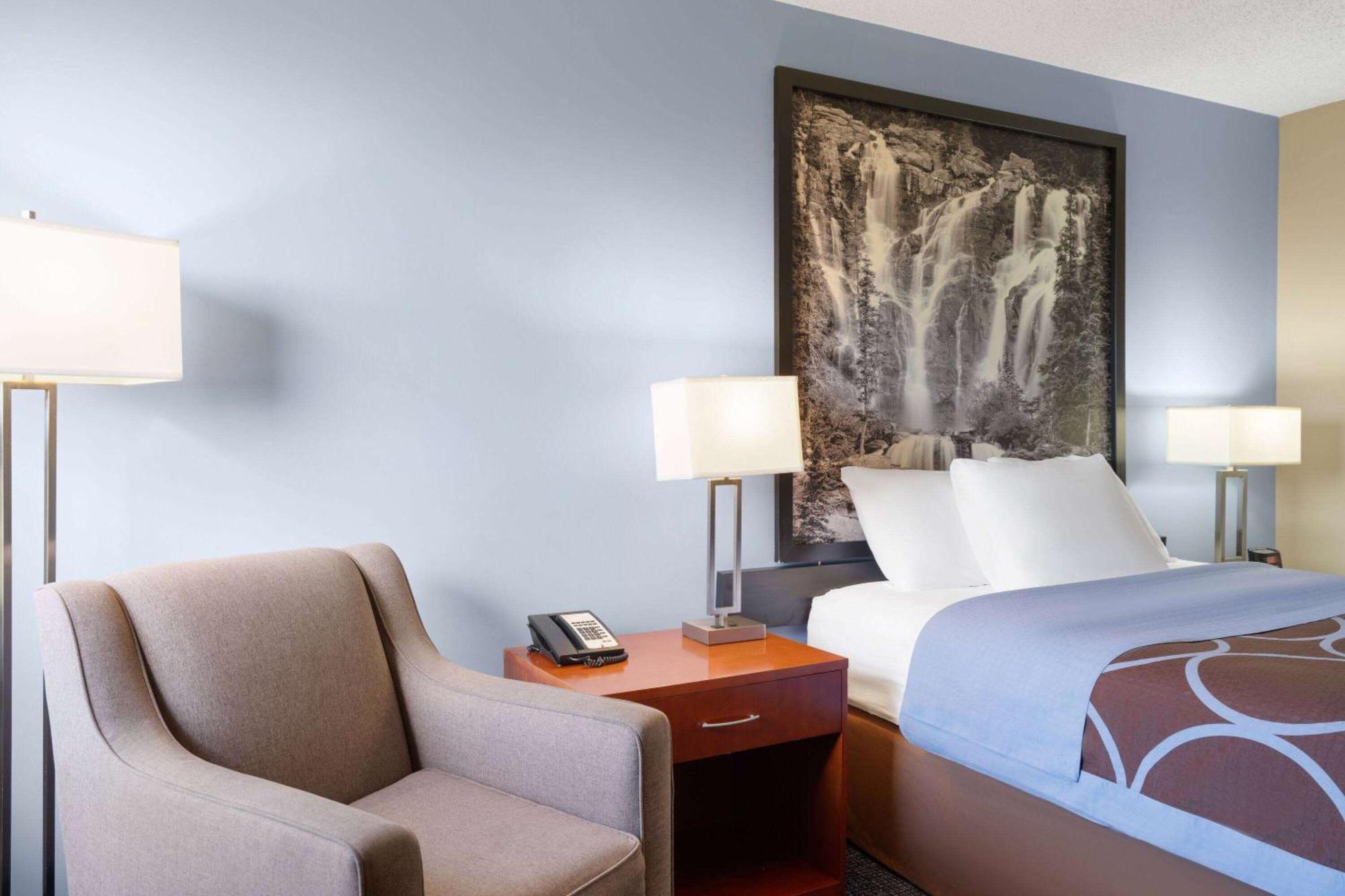Super 8 By Wyndham Sherwood Park/Edmonton Area מראה חיצוני תמונה