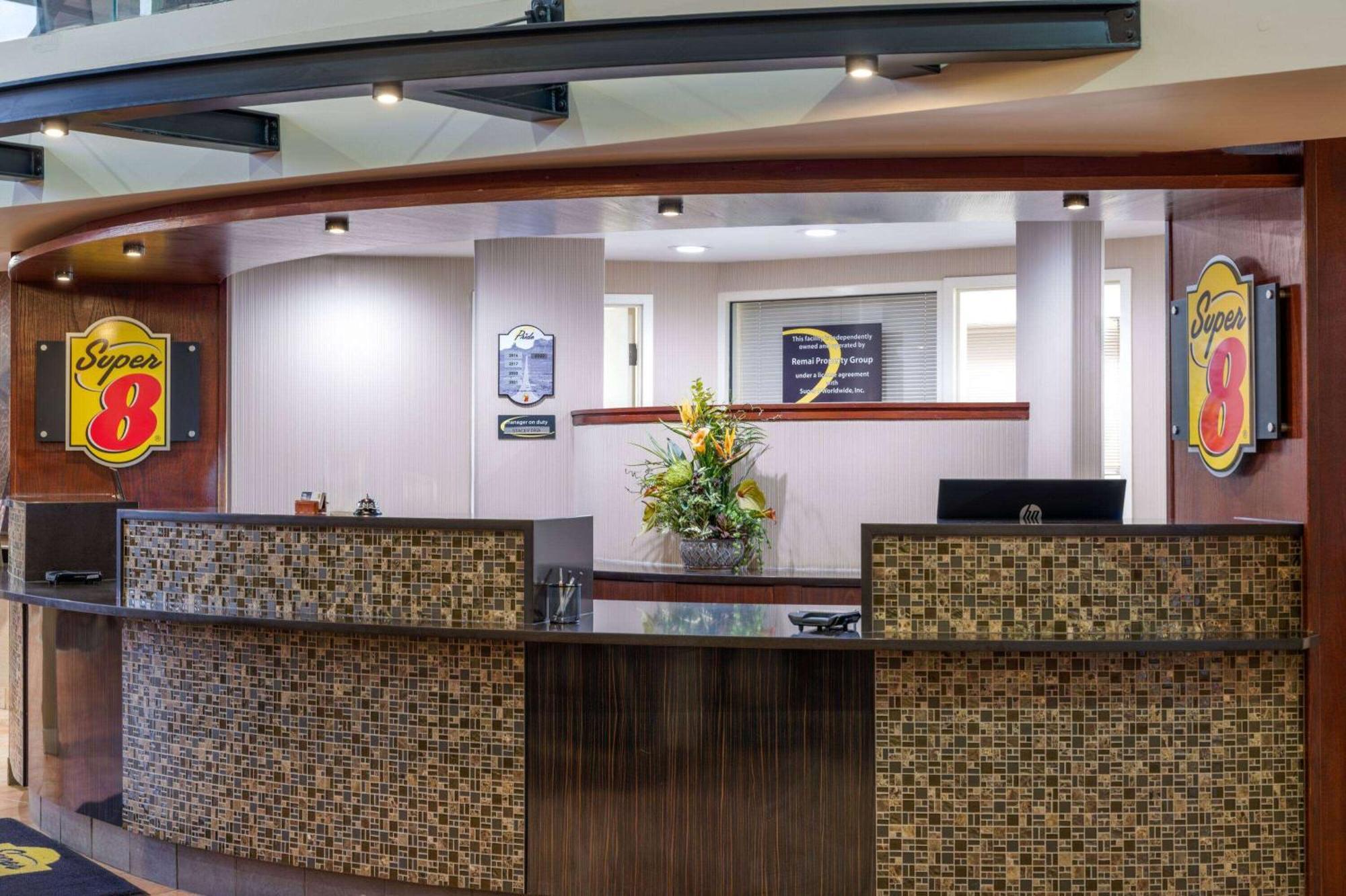 Super 8 By Wyndham Sherwood Park/Edmonton Area מראה חיצוני תמונה