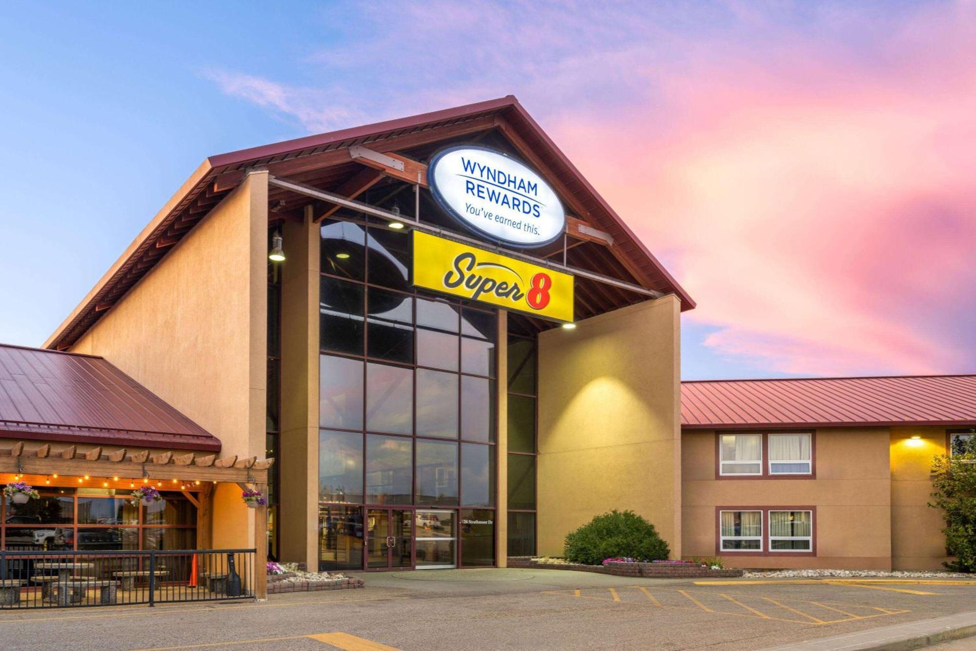 Super 8 By Wyndham Sherwood Park/Edmonton Area מראה חיצוני תמונה